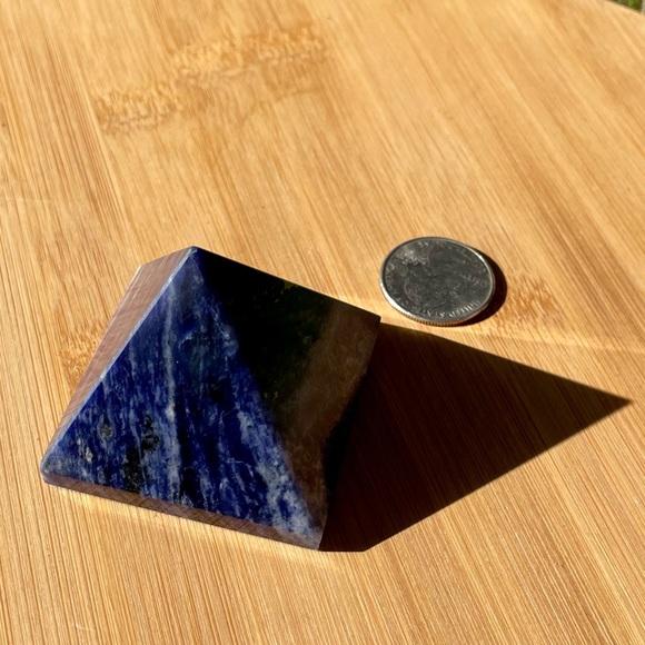 Sodalite Pyramid - Picture 9 of 12